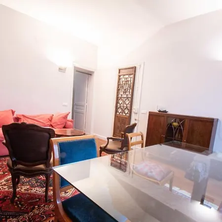 Spacious 50 M Cocoon In The Heart Of 17th * Parigi
